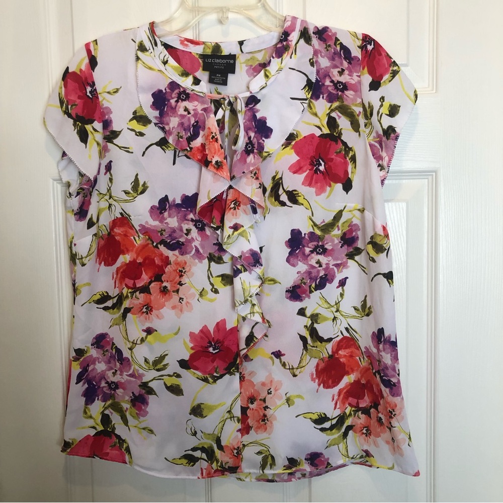 Liz Claiborne Career Petite Cap Sleeve Ruffle Front Floral Blouse.  Size MP